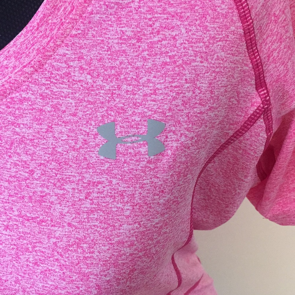 UNDER ARMOUR Sports Top - Picture 3 of 7